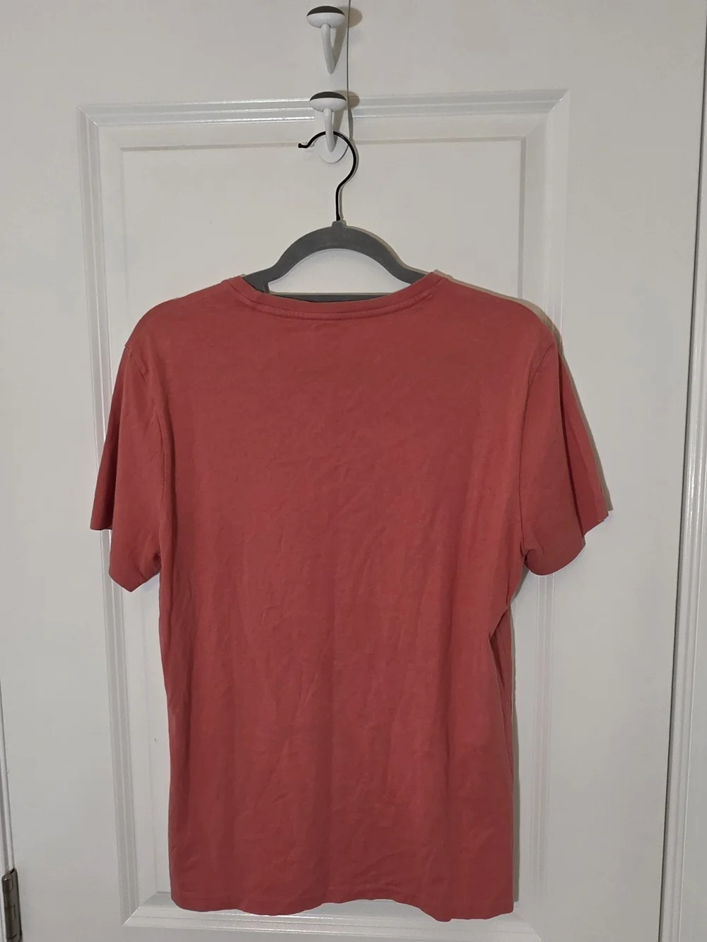 Polo by Ralph Lauren Men’s Coral Crewneck T-Shirt Custom Fit Size Medium Damaged